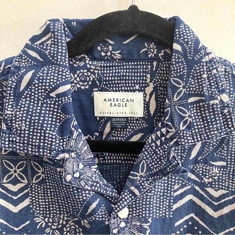 NWOT American Eagle Printed Button-Up Poolside Shirt Men's XS Short Sleeve Blue - Picture 6 of 11